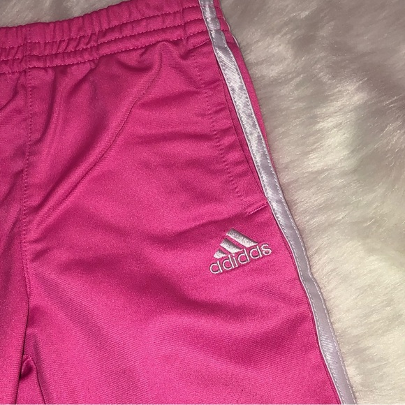 Girls’ size 4 Adidas classic tracksuit - Picture 9 of 10